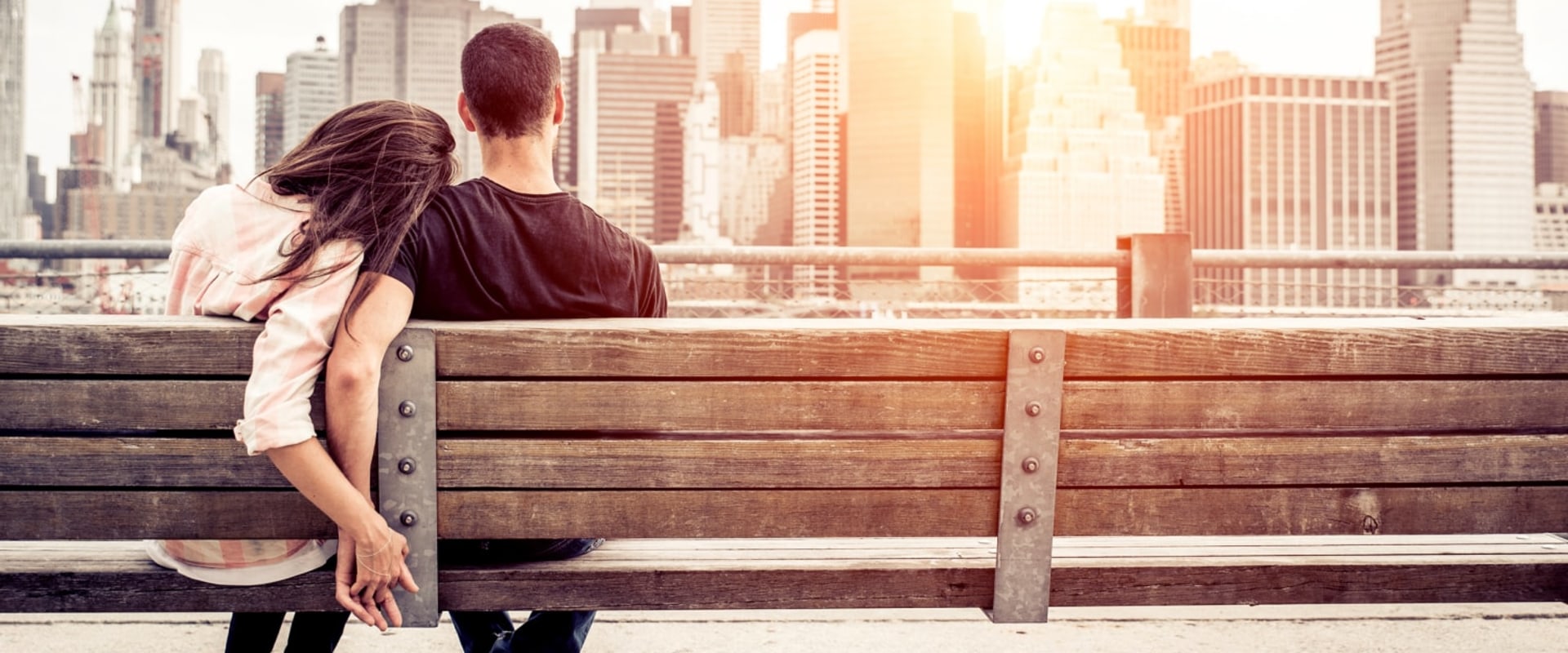 Staying Safe When Dating Someone New: Expert Tips